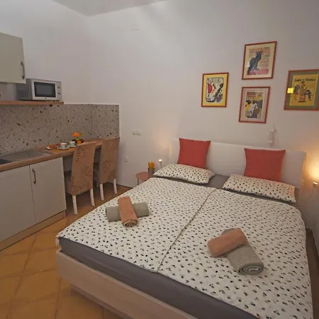 Izzy Apartamento